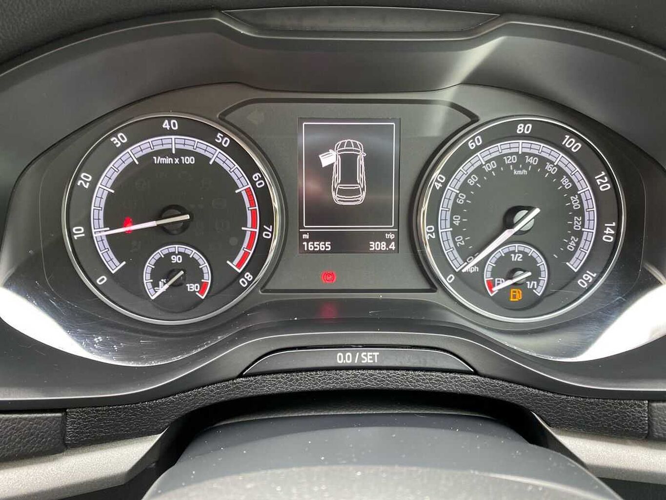 SKODA Karoq SUV 1.0 TSI (116ps) SE