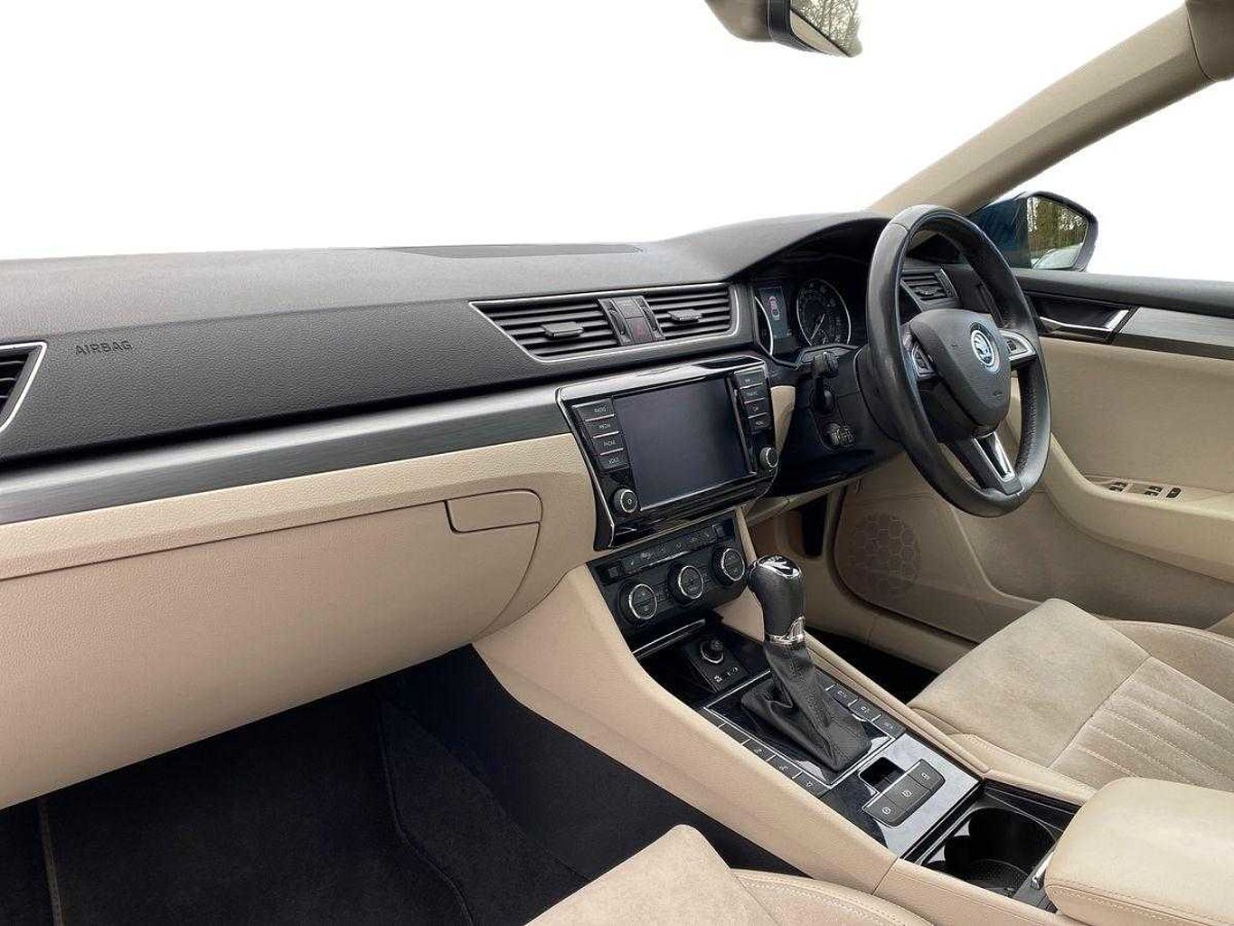 SKODA Superb 2.0 TSI 220ps SE L Executive DSG Hatchback